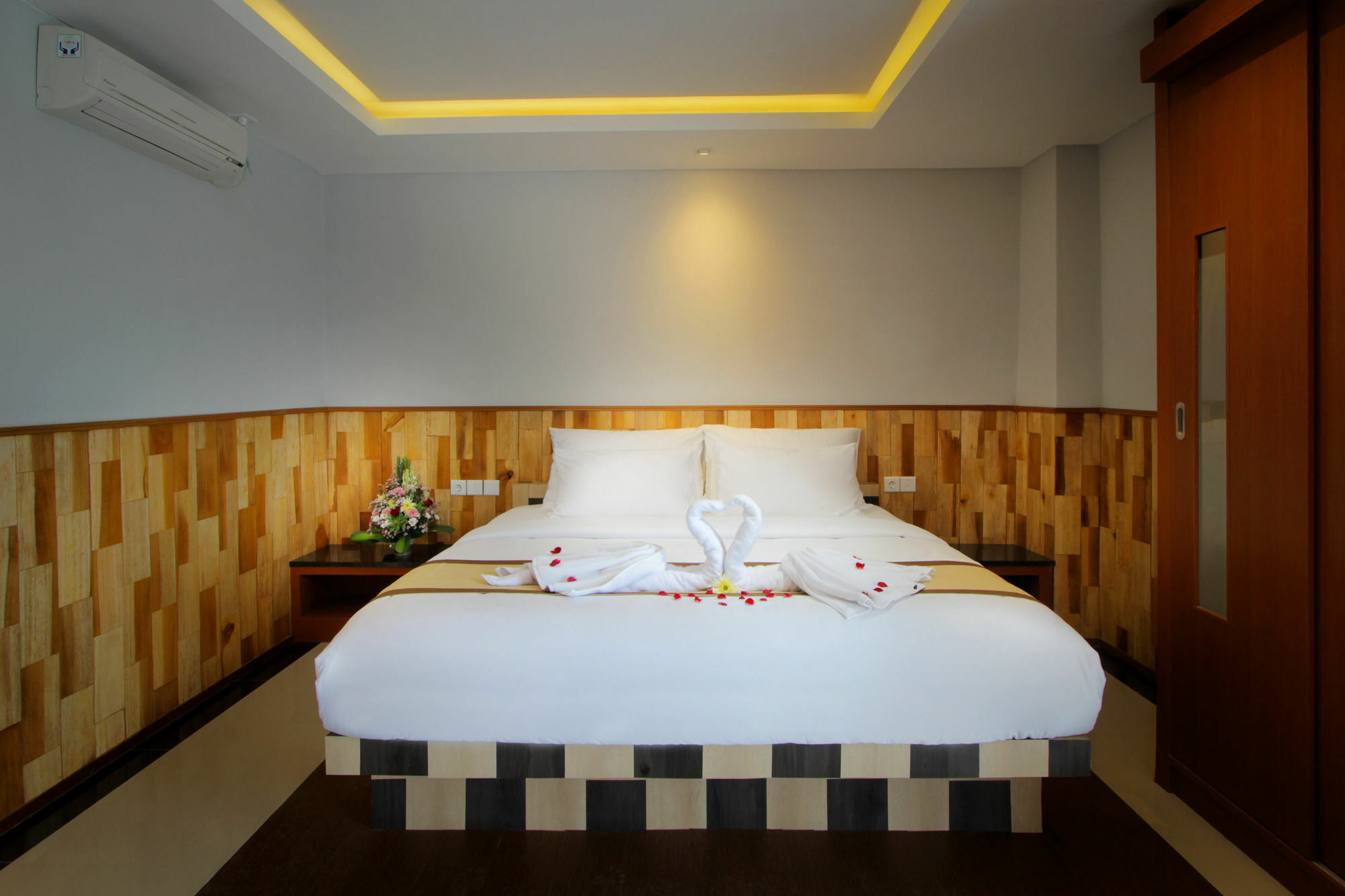 Sand Beach Luxury Living กูตา ภายนอก รูปภาพ